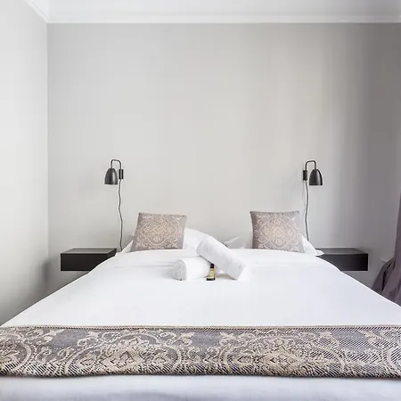 Apartment Design And Charming Flat Totally Refurbished *