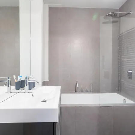 Apartment Design And Charming Flat Totally Refurbished *